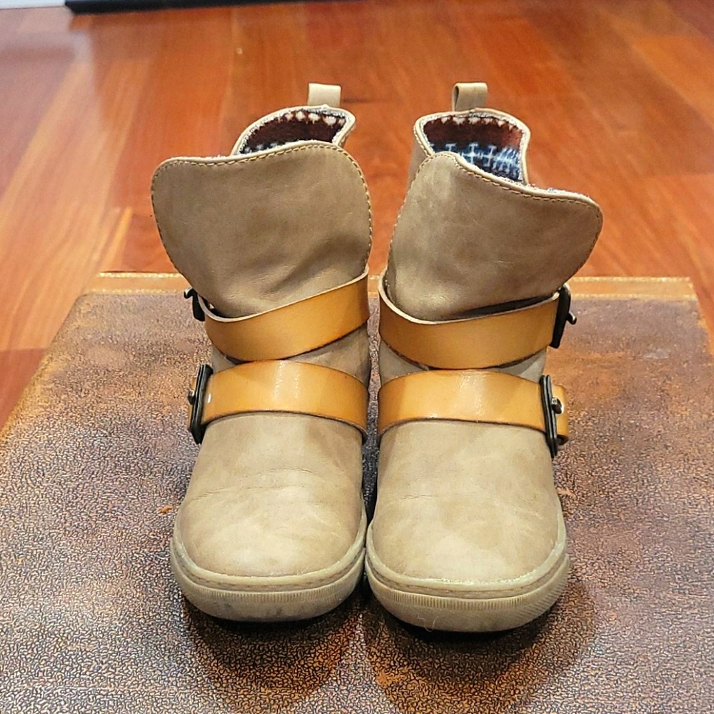 Blowfish Malibu Kids leather boots size 12.5